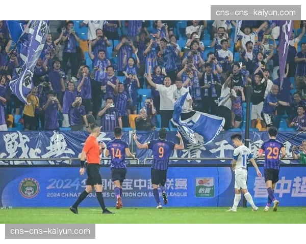 孔帕尼奥点射绝平，天津津门虎客场2-2逼平上海海港